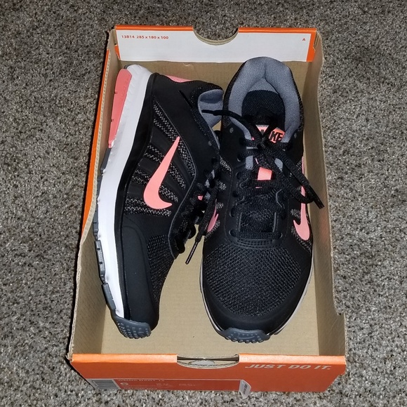 Nike Shoes - NEW Nike Shoes